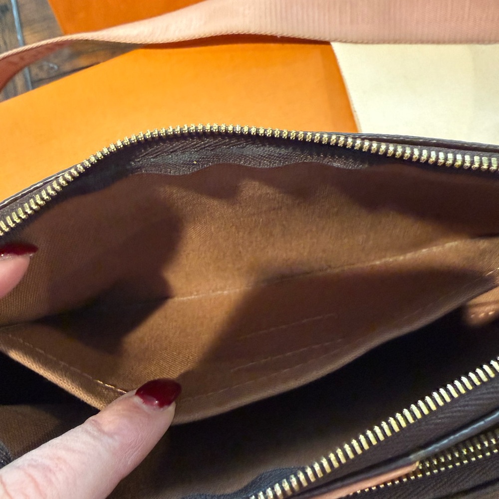 Louis Vuitton Multi Pochette Accessoires Crossbody - Picture 7 of 16